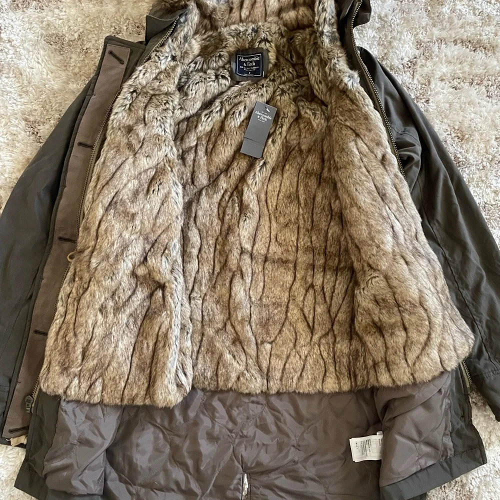NWT Abercrombie & Fitch Olive Fur Parka Jacket with Faux Fur Hood Size Small_4